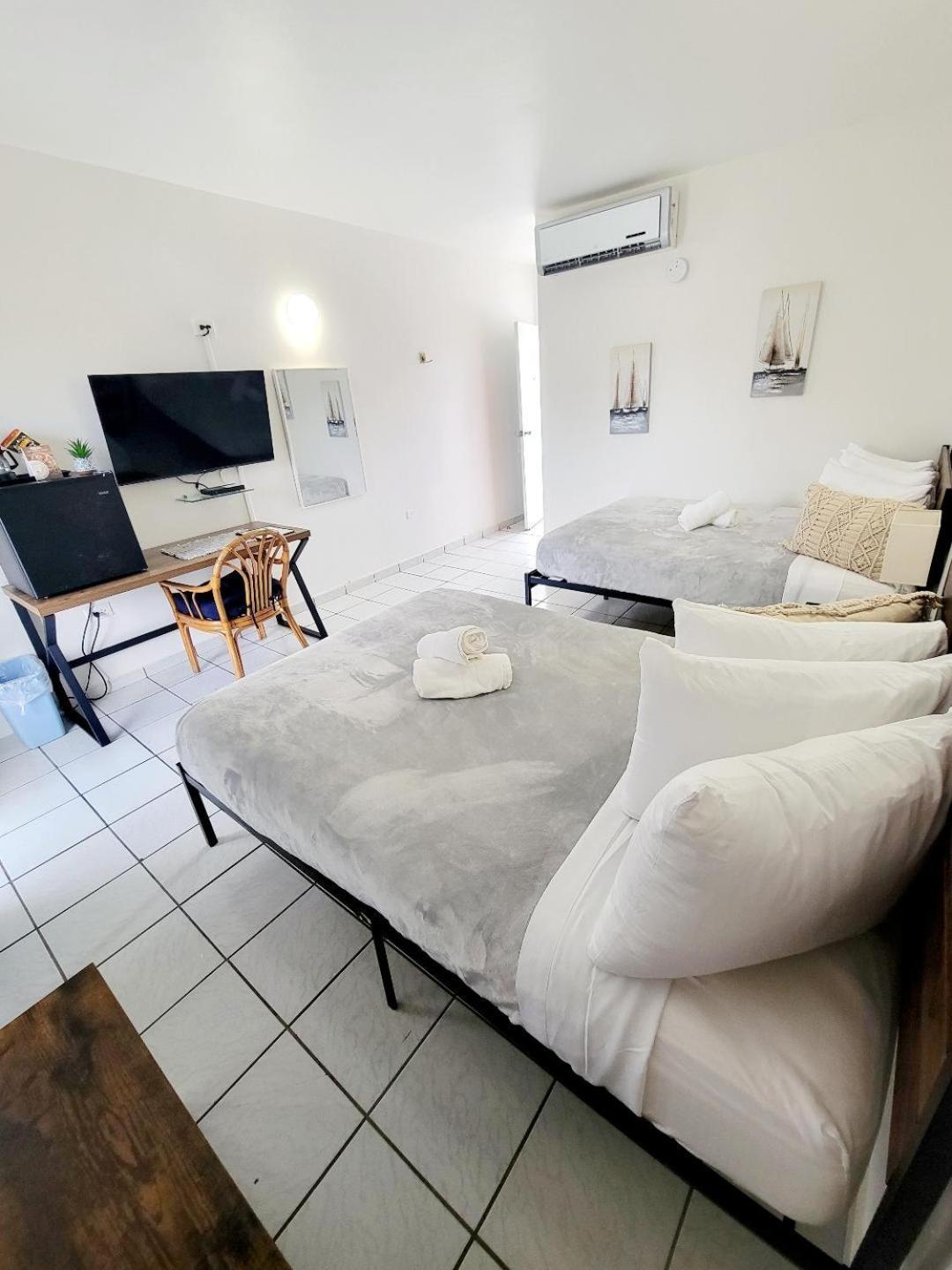 Nautilus By La Jamaca Hotels-Downtown La Parguera 라하스 외부 사진