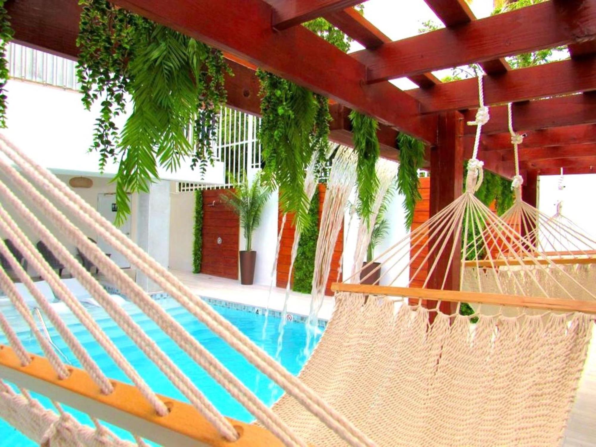 Nautilus By La Jamaca Hotels-Downtown La Parguera 라하스 외부 사진